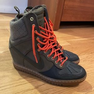 Nike Dunk Sky Hi Wedge Boot Women’s 7.5 Green